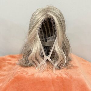 Elegant Silver Women's Wig